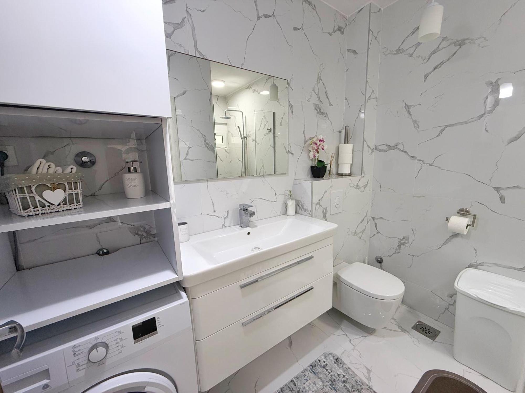 Apartmani Avanti Becici Exterior foto